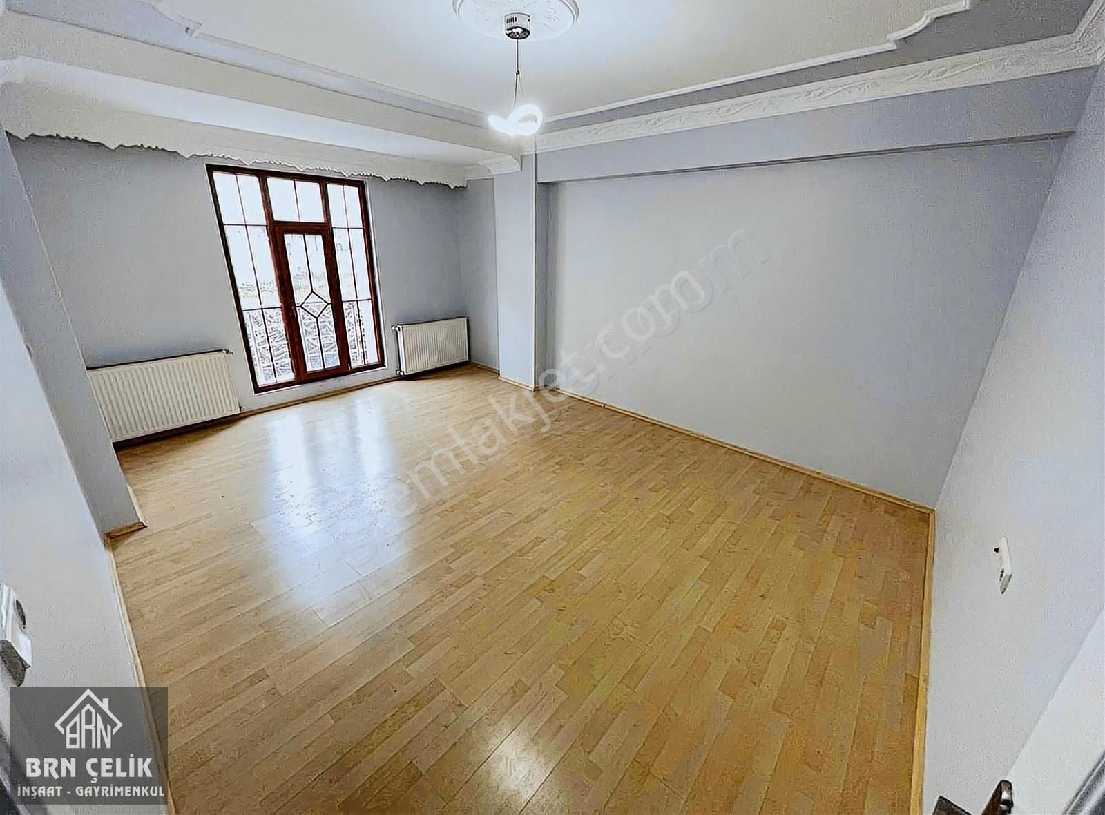 Sultangazi Esentepe Kiralık Daire Brn Çelik İnşaat'tan Esentepe Mah 1.kat 100 M2 2+1 Sadece Memura