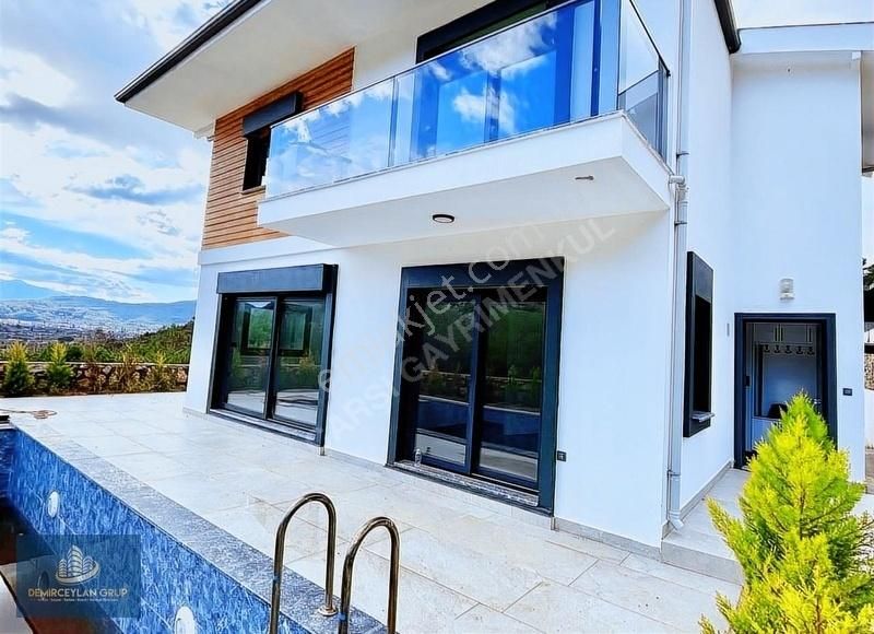 Fethiye Yeşilüzümlü Satılık Villa Fırsat Fethiye Üzümlü Mahallesinde Villa 4+1 Müstakil