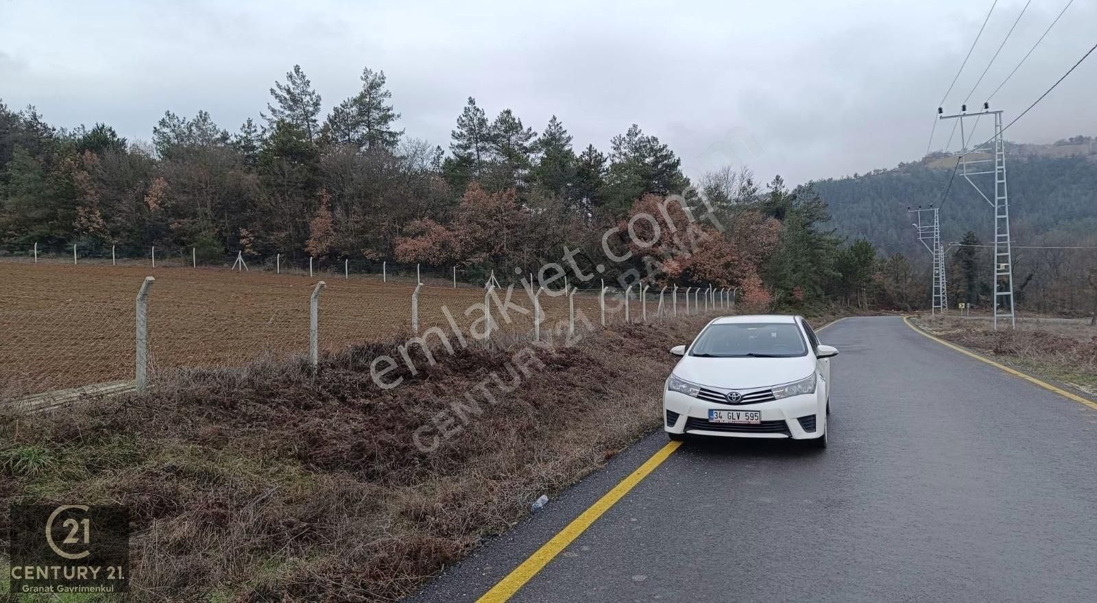 Geyve Ilıca Satılık Tarla Geyve Ilıca Köyünde Muhteşem Konumda Satılık Cadde Üstü Tarla