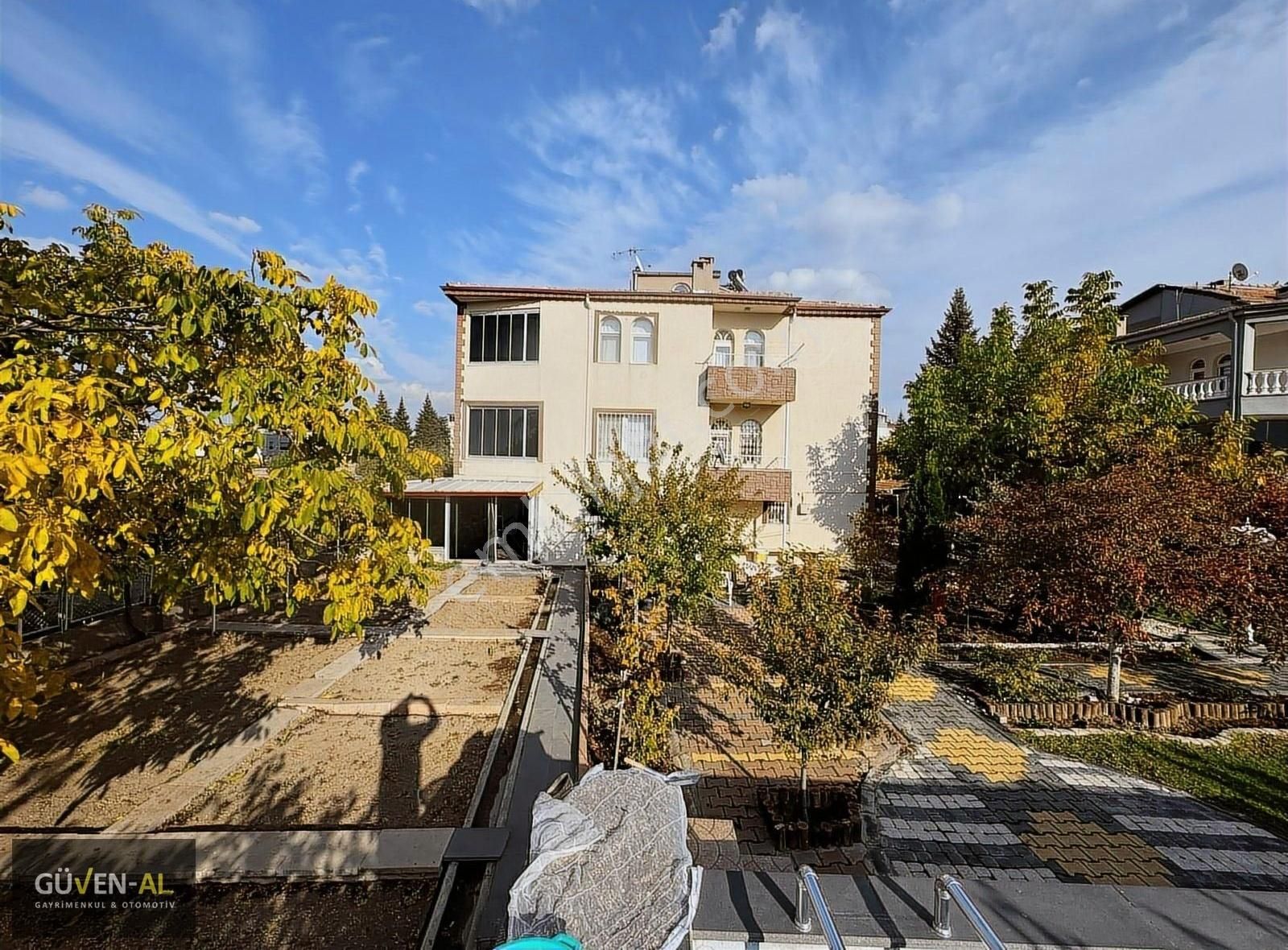 Melikgazi Bahçelievler Satılık Villa Beyazşehirde Satılık 7+2 Triplex Villa