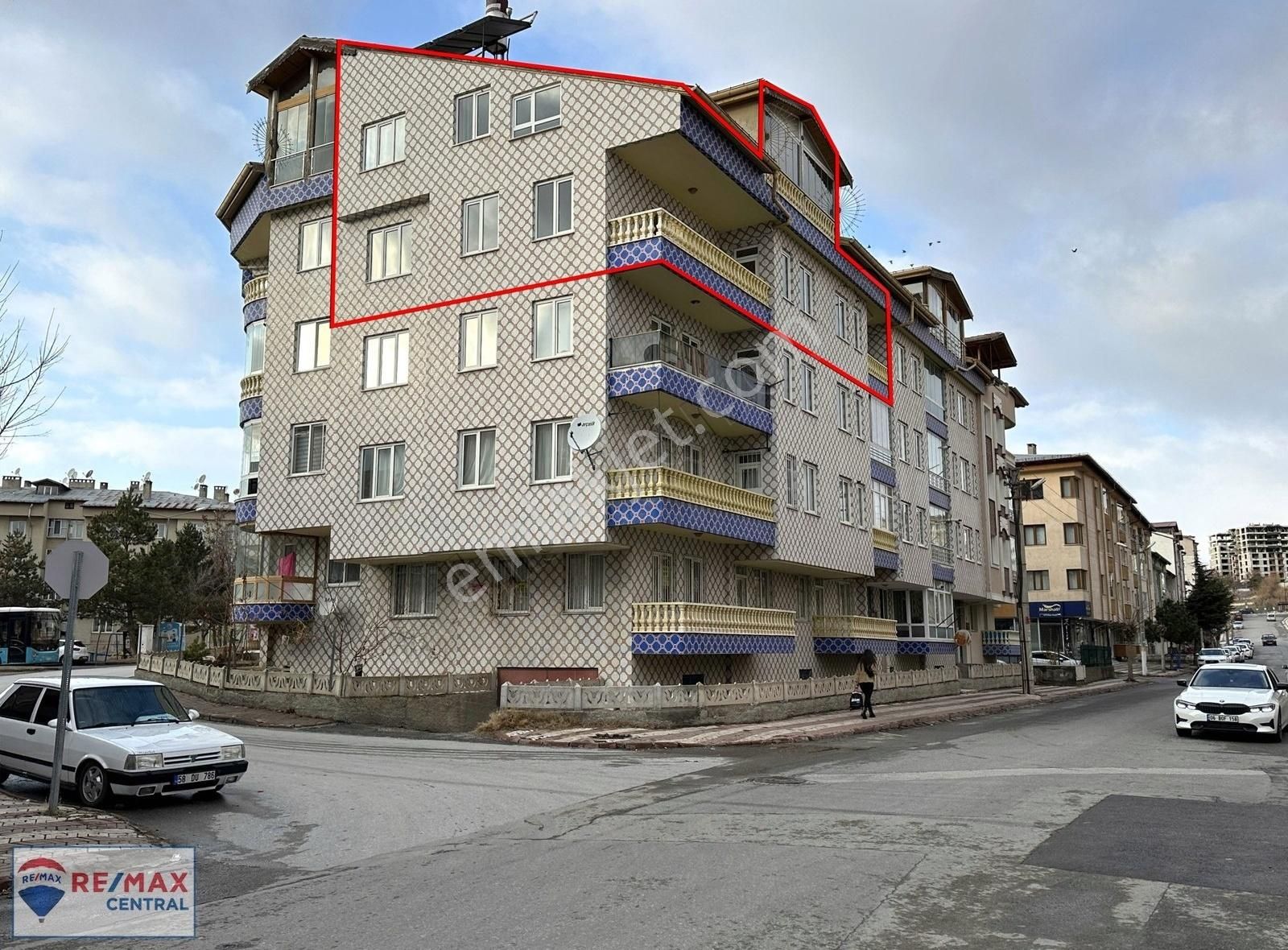 Sivas Merkez Akdeğirmen Satılık Daire Remax Central'dan Akdeğirmen Mah.'de Caddeüstü 6+1 Dubleks Daire