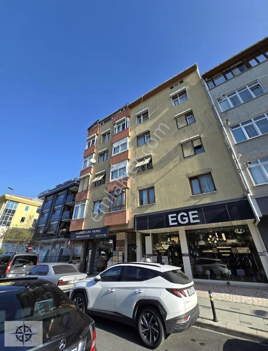 Üsküdar Cumhuriyet Kiralık Ofis Libadiye Caddesi Üzerinde 1.kat 2+1 100 M2 Kiralık Ofis & Büro