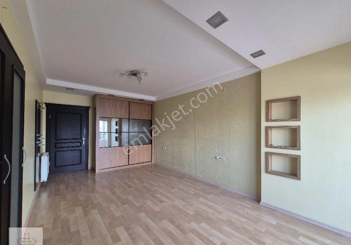 Bee Emlak'tan Ekinci Cumhuriyet Konutlarında Satılık 4+1 Geniş Lüks Daire - Görsel 18