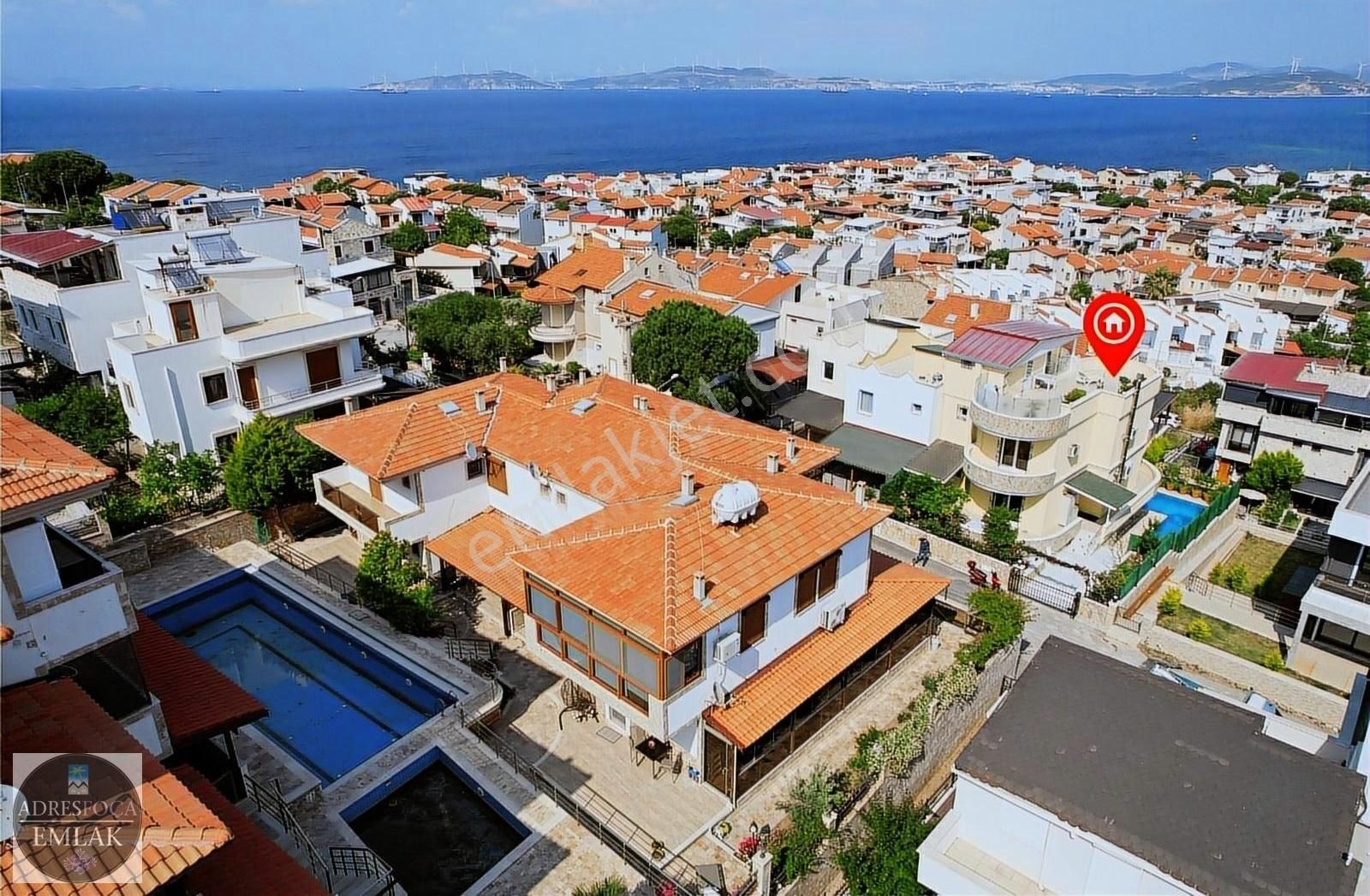 Foça Fevzi Çakmak Satılık Villa Yenifoça Burunucunda Deniz Manzaralı Havuzlu Müstakil Villa