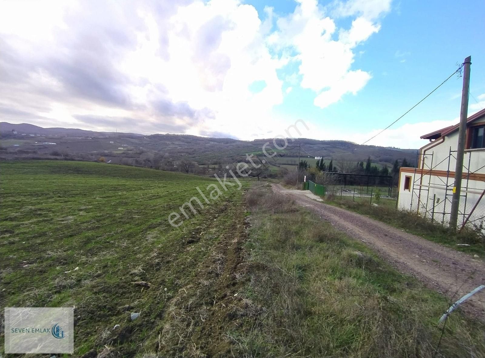 Altınova Fevziye Köyü Satılık Tarla Yalova Altınova'da Hayalindeki Çiftliği Kurmak İsteyenlere