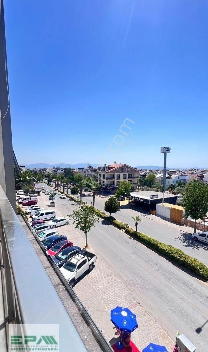 Didim Efeler Satılık Daire Cumhuriyet Caddesi Üzeri 3+1 Asansörlü