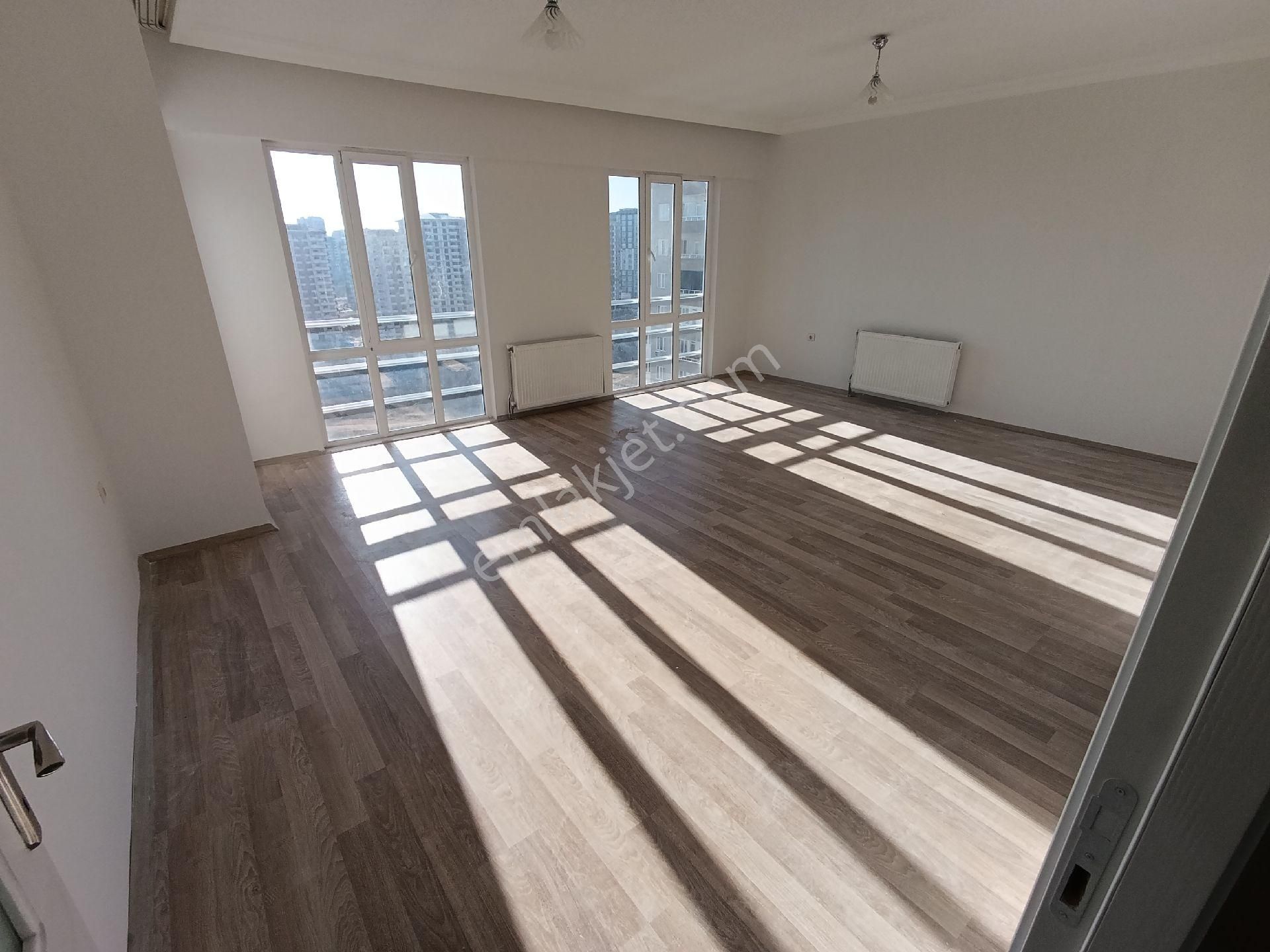 Şahinbey Beştepe Satılık Daire Onkolojide Site İcinde 3+1 180 M2 Masrafsiz Daire