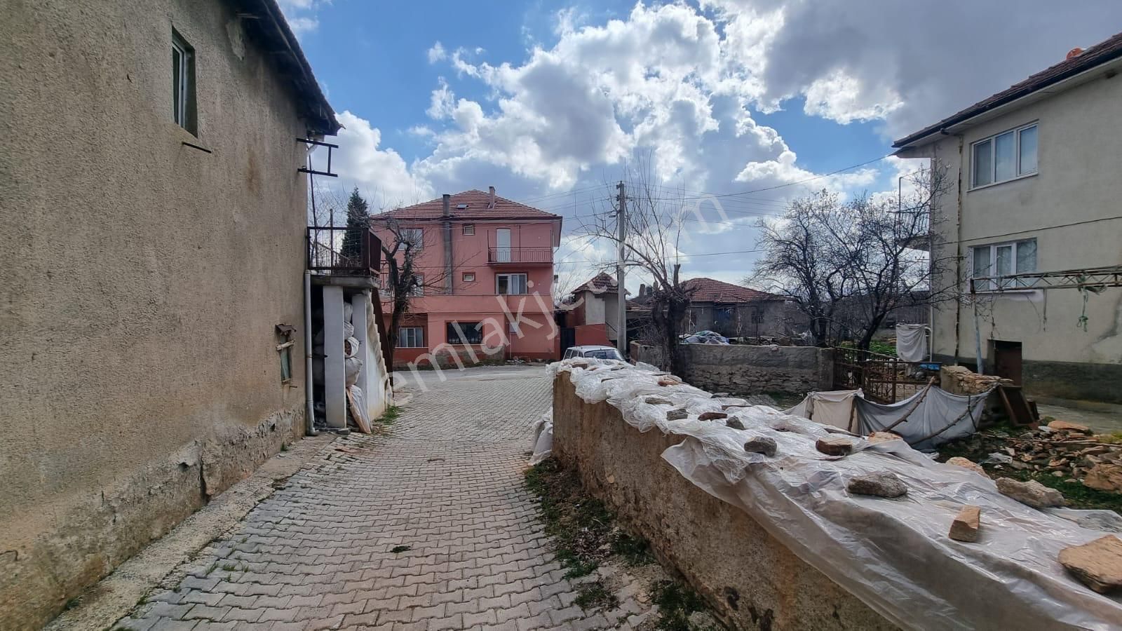 Yerli Gayrimenkul'den Uşak-karahallı Külköy De Taş Ev - Görsel 22