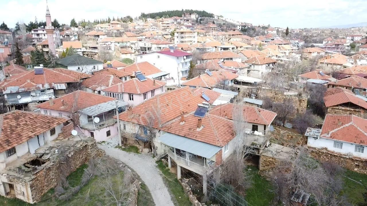 Yerli Gayrimenkul'den Uşak-karahallı Külköy De Taş Ev - Görsel 2