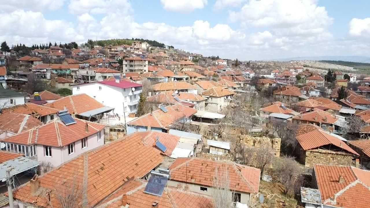 Yerli Gayrimenkul'den Uşak-karahallı Külköy De Taş Ev - Görsel 7