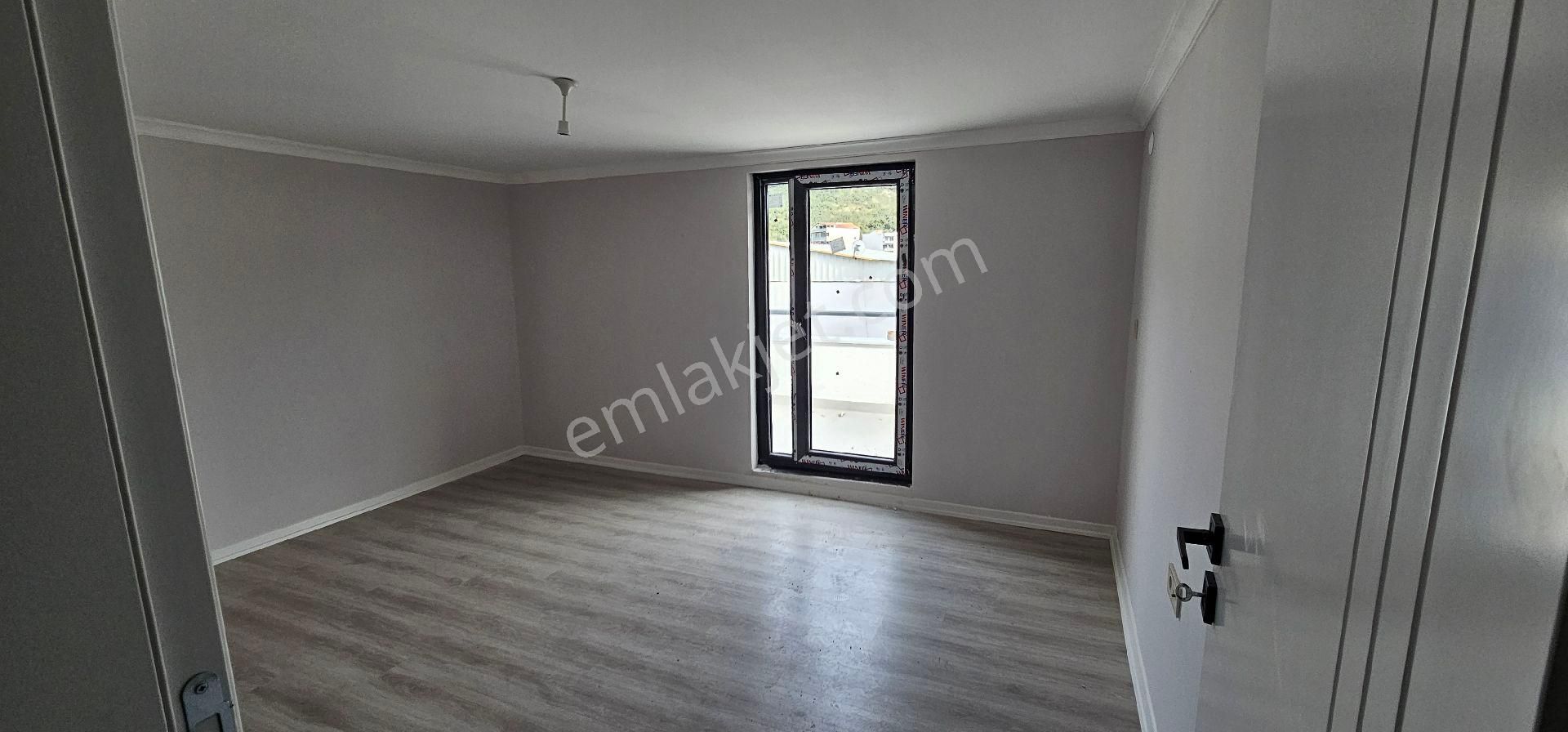 Gemlik Eşref Dinçer Satılık Daire Manastır Emlak'tan Asansörlü Yeni 4+1 Dubleks Daire 3.000.000 Tl