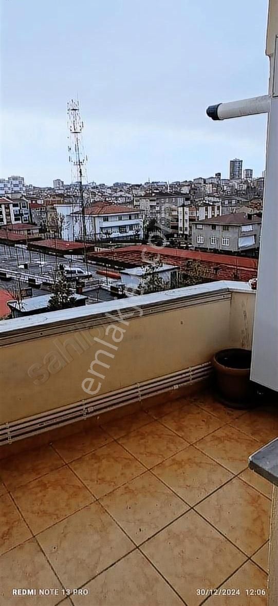 Esenler Havaalanı Kiralık Daire Havaalanı Mahallesi'nde Önü Acik Tadilatli 2. Kat 1+1 Daire