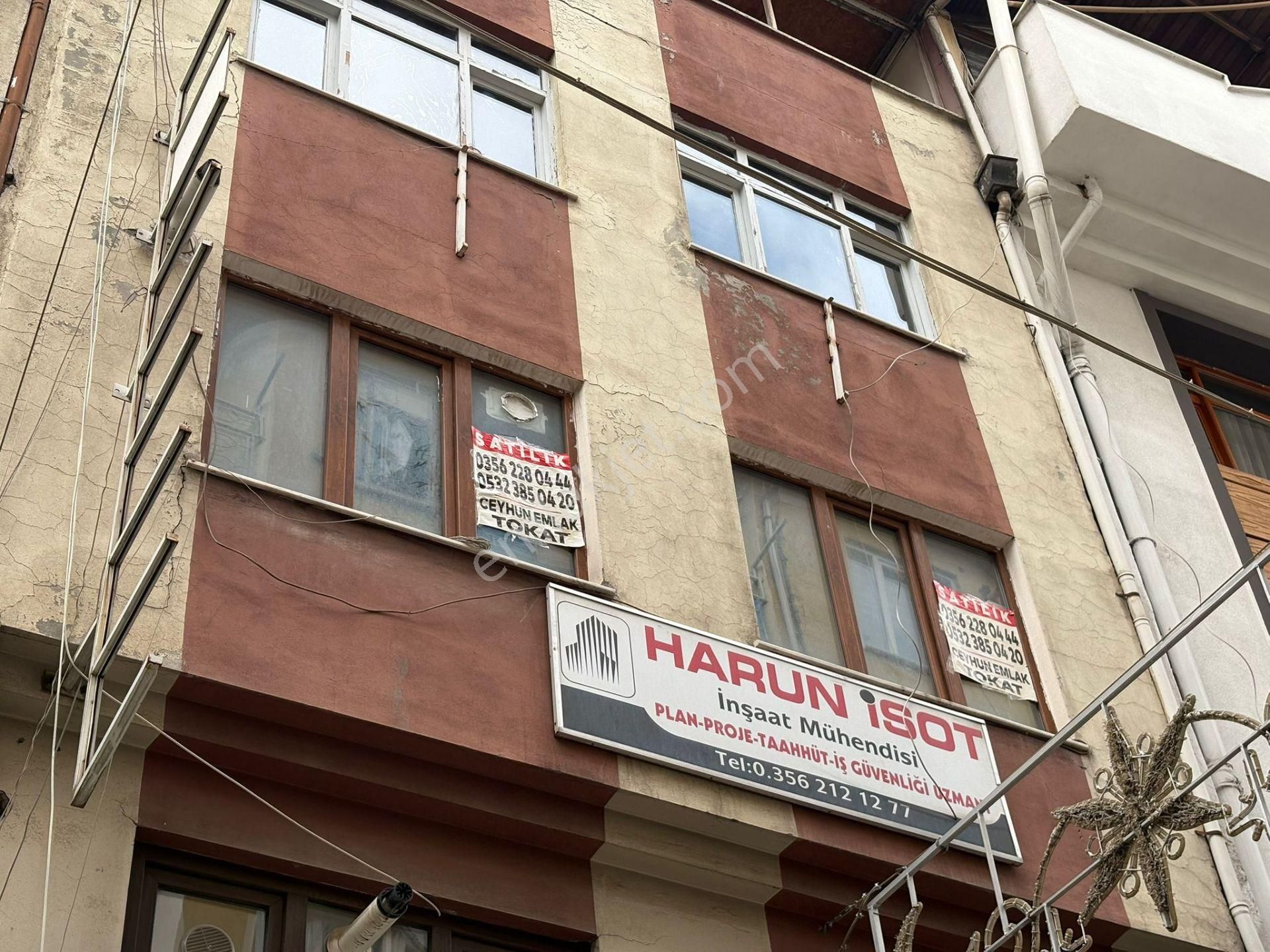 Tokat Tokat Merkez Satılık Apartman Dairesi Tokat Şehir Merkezinde Kiracılı Tam Yatırımlık Ara Kat1+1satılık