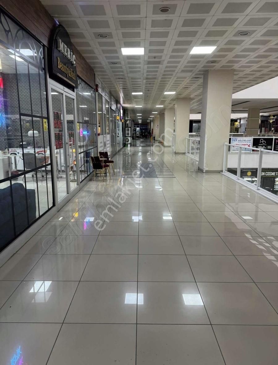 Beylikdüzü Beycity'de Satılık Dükkan - Görsel 2