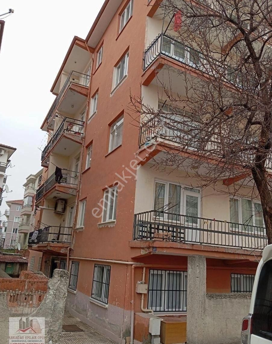 Çorum Merkez Gülabibey Satılık Daire Arkadaş Emlaktan Polis Lojmanları Civarı 2+1 Giriş Kat Satılık Daire