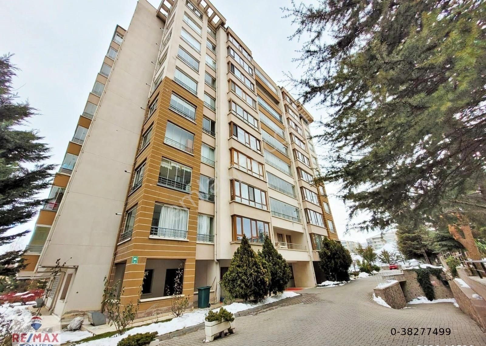 Çankaya Yukarı Öveçler Kiralık Daire Öveçler 1235.caddede 1+1 Bakımlı Site Dairesi