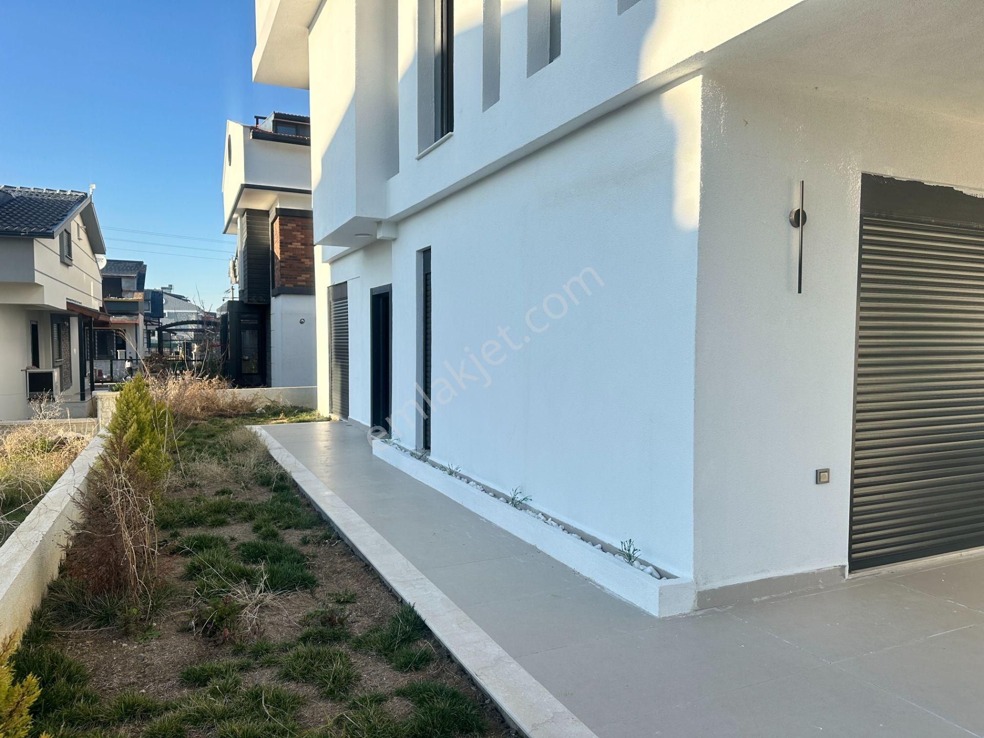 Dikili'de Satılık 4+1 Modern Villa - Görsel 5