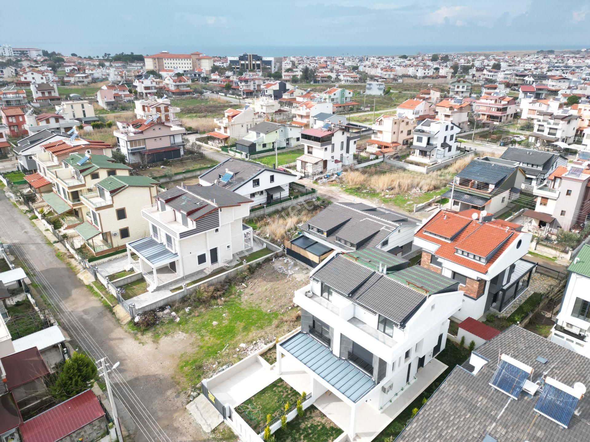 Dikili'de Satılık 4+1 Modern Villa - Görsel 32