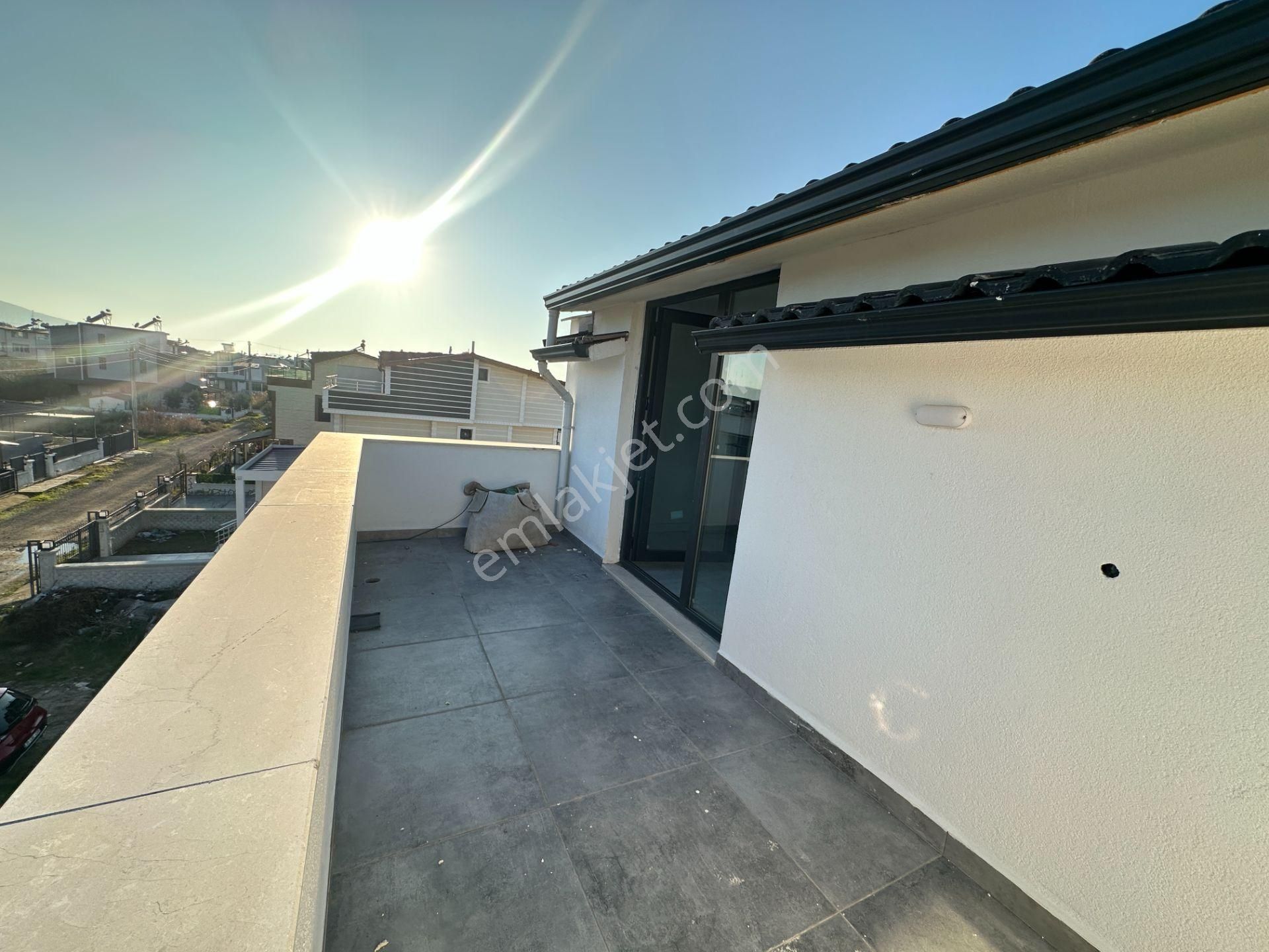 Dikili'de Satılık 4+1 Modern Villa - Görsel 26