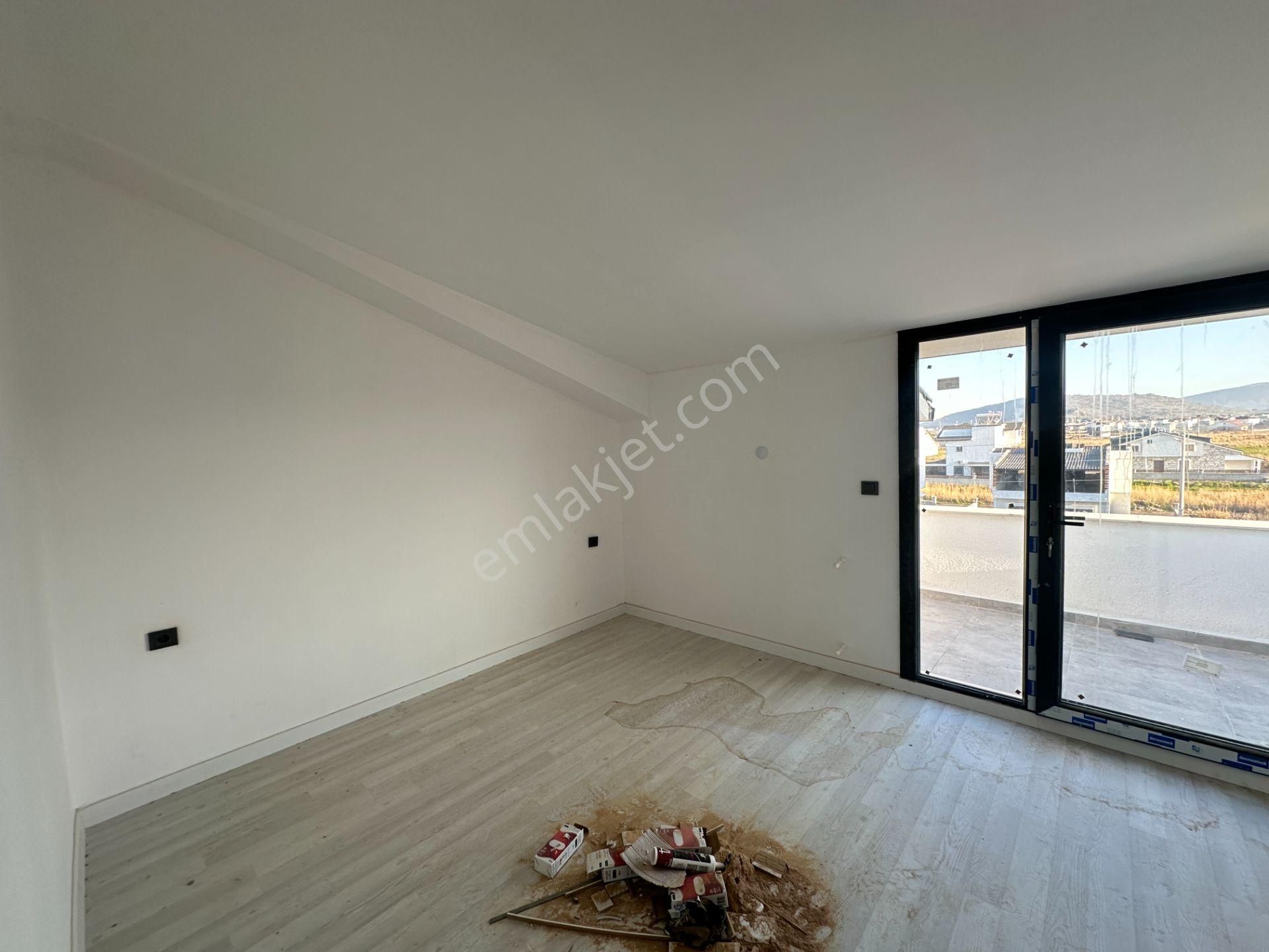 Dikili'de Satılık 4+1 Modern Villa - Görsel 24