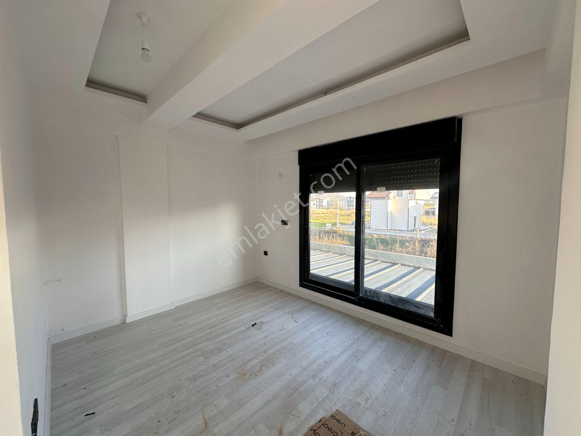 Dikili'de Satılık 4+1 Modern Villa - Görsel 13