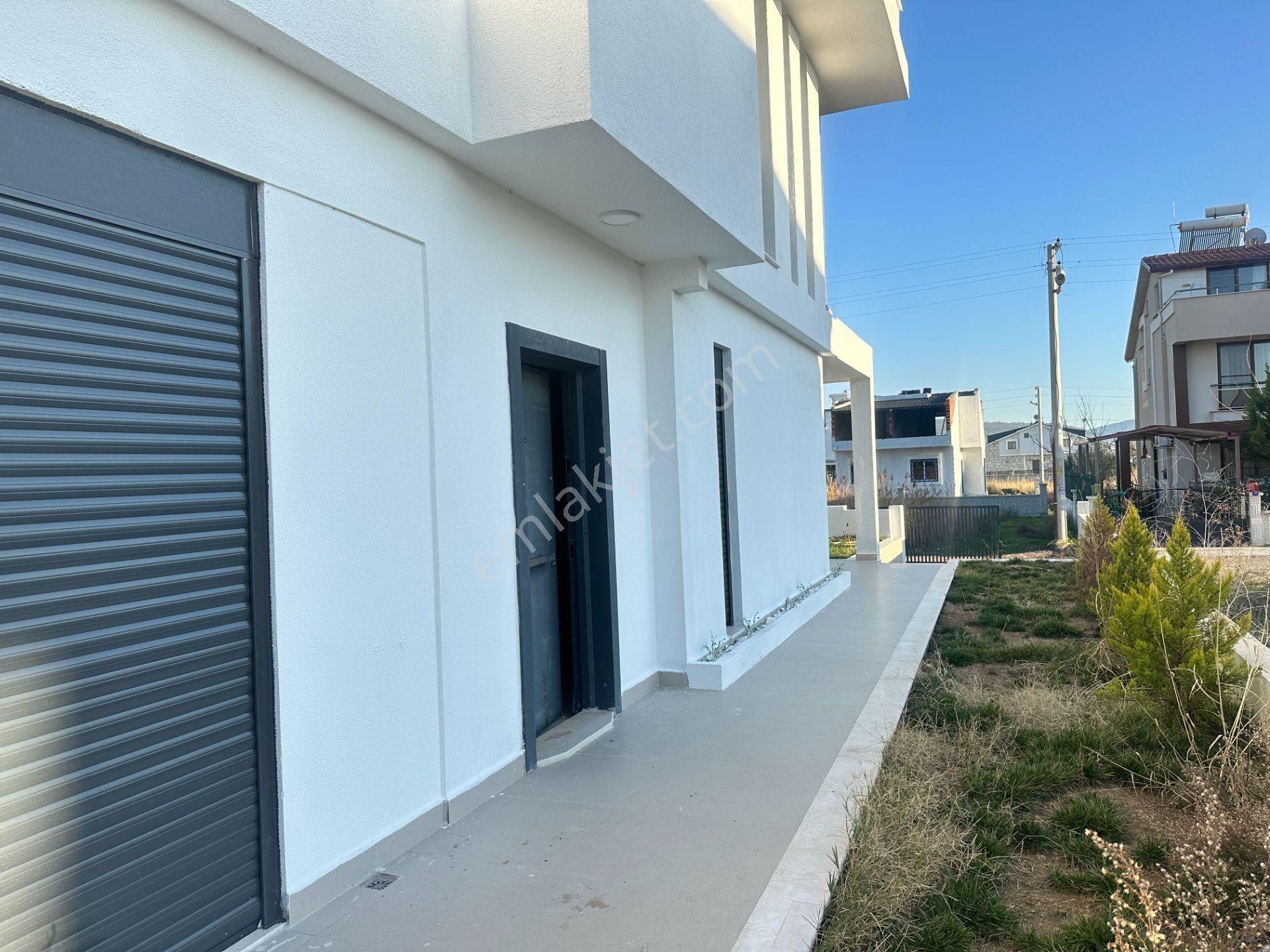 Dikili'de Satılık 4+1 Modern Villa - Görsel 6