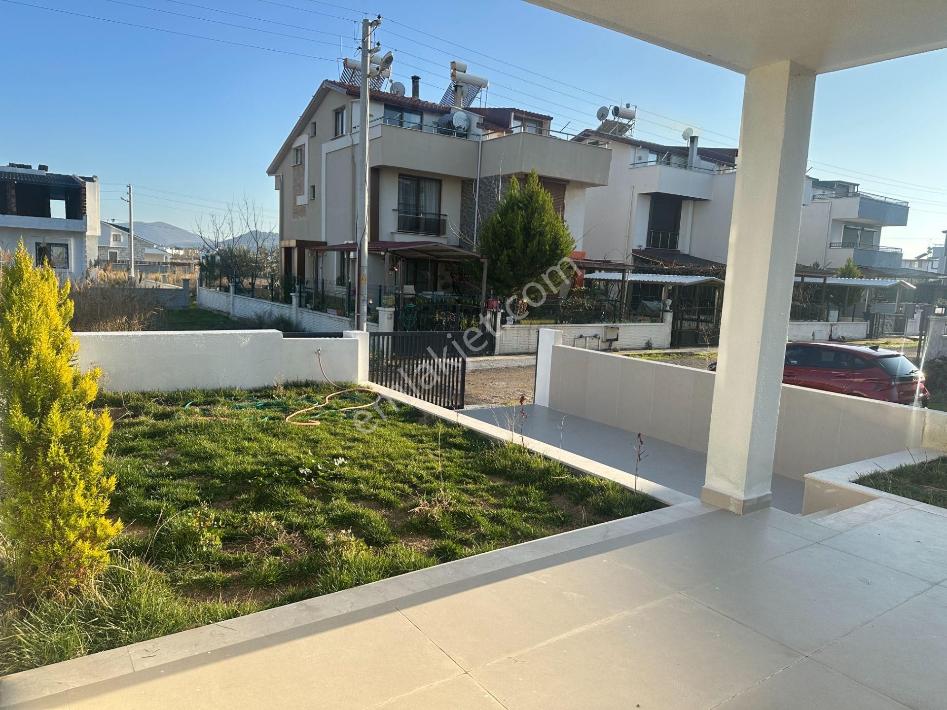 Dikili'de Satılık 4+1 Modern Villa - Görsel 4