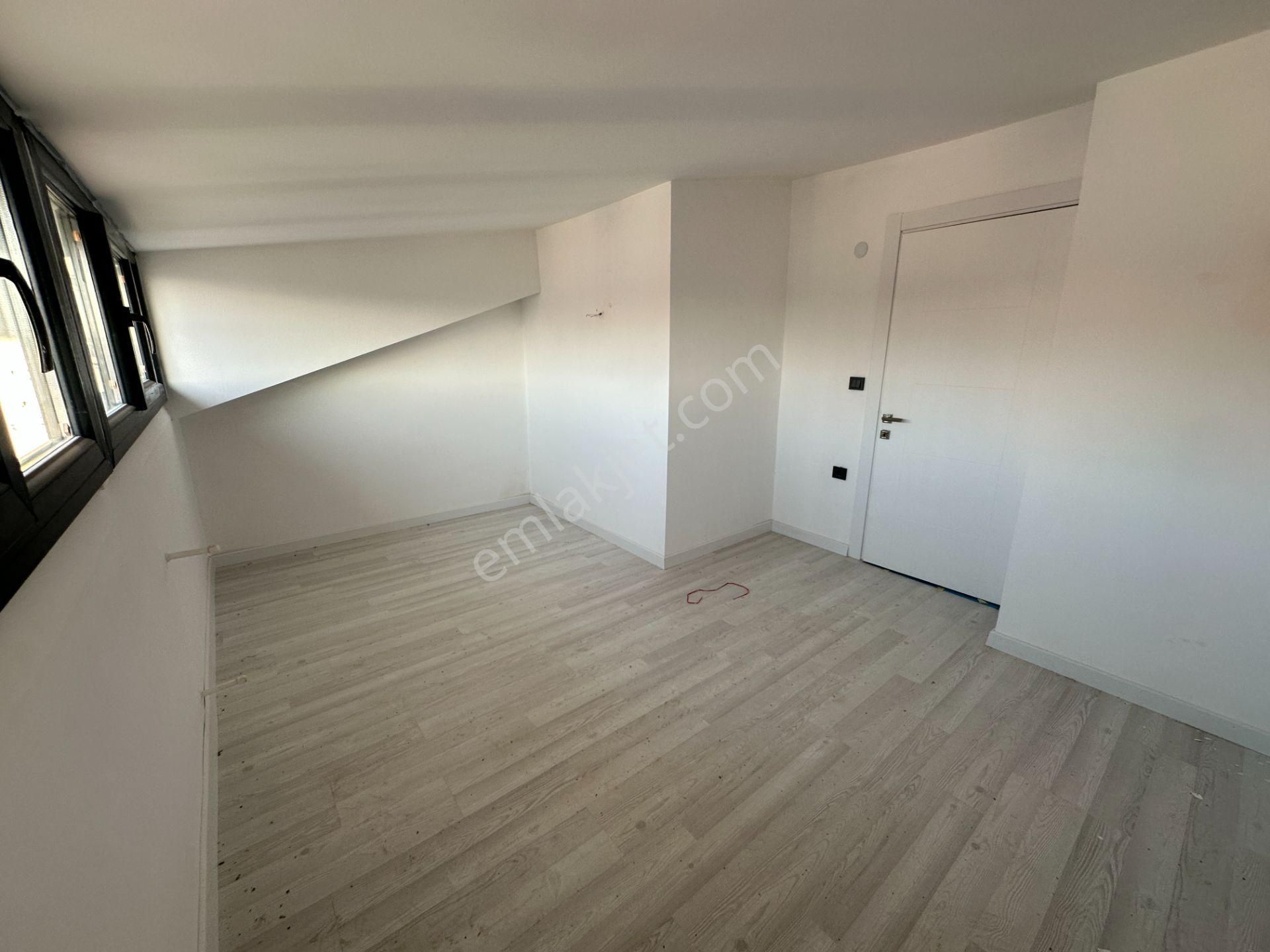 Dikili'de Satılık 4+1 Modern Villa - Görsel 28