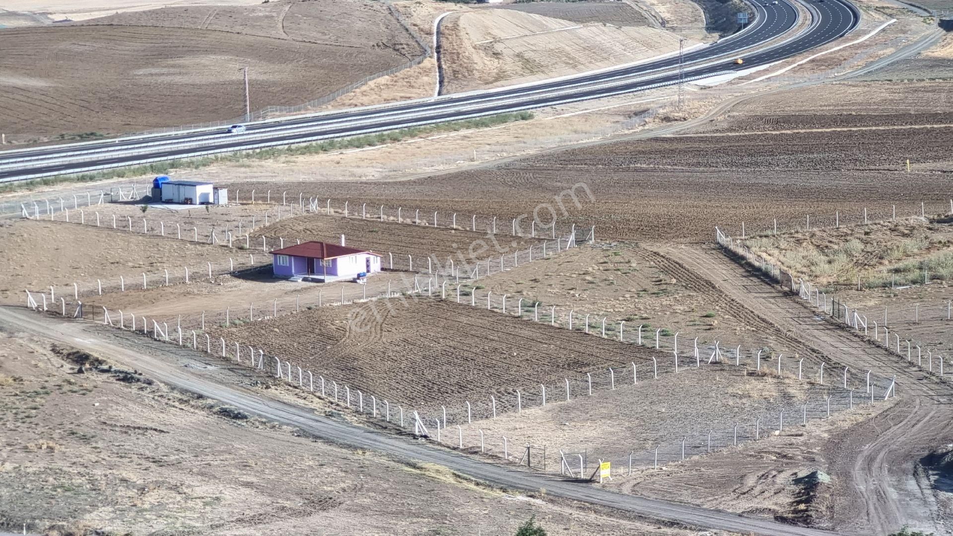 Gölbaşı Bağiçi Satılık Tarla Ankara Gölbaşı Bağiçinde 2 Dönüm Etrafı Telle Çevrili Kupon Arsa Hise Tapulu