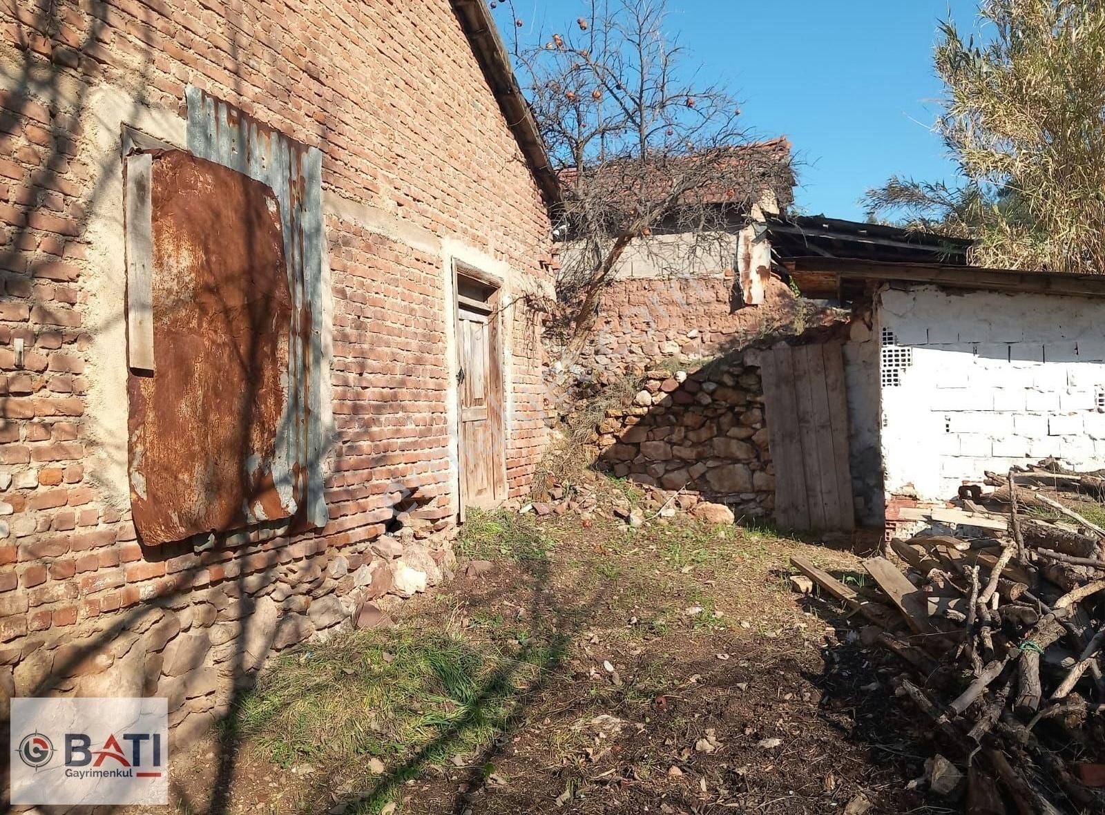 Torbalı Dağkızılca Satılık Bina Torbalı Batı Gayrimenkul Den Satılık Köy Evi