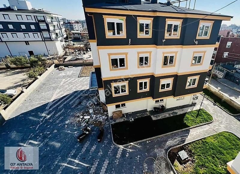 Kepez Gazi Satılık Daire Gazi Mah Lwc Ve Flo Yanı Tramvay 300m2 3+1 Asansör Üstü Çatılı