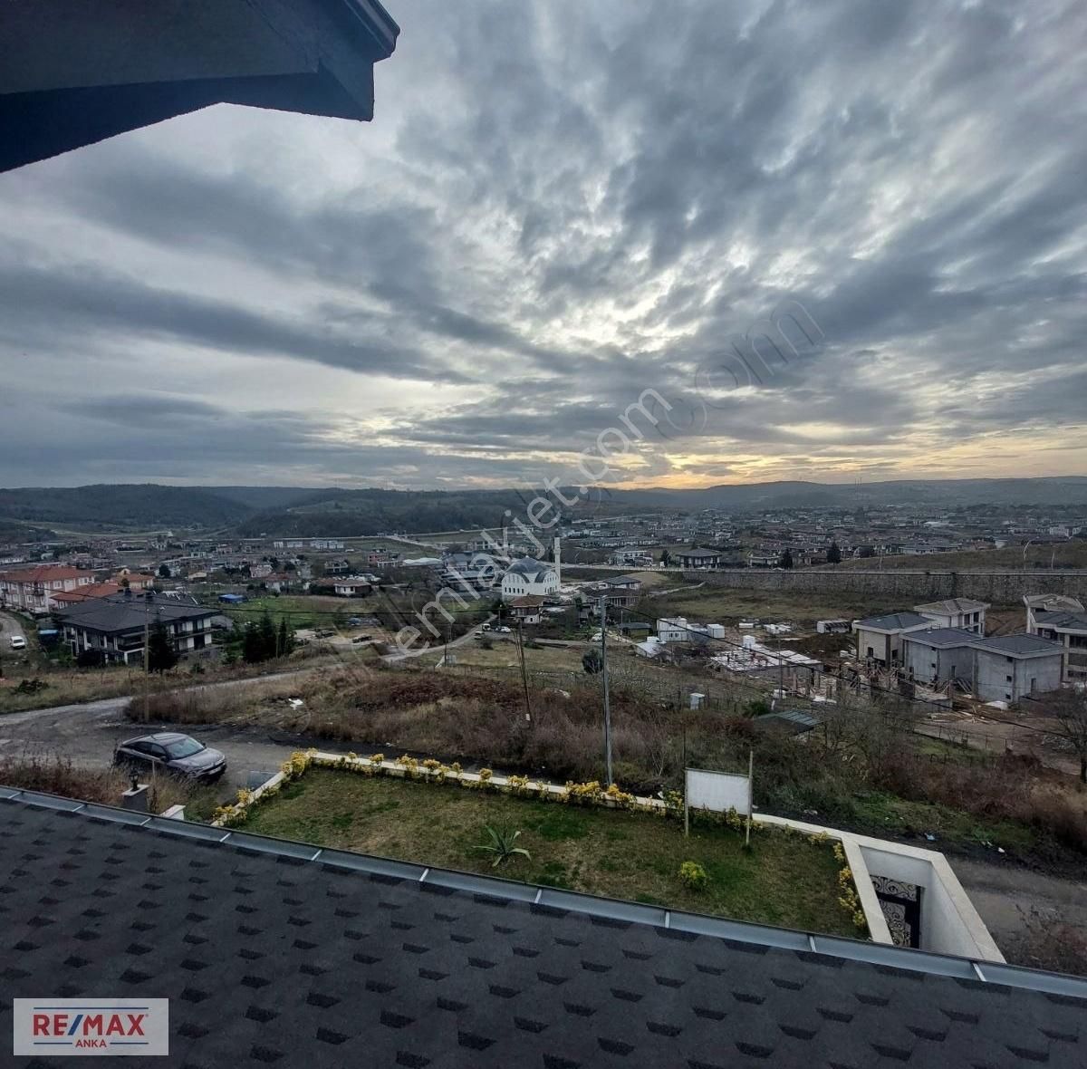 Şile Çavuş Satılık Villa Remax Anka'dan Şile Çavuş Mah. 5+1 Havuzlu Satılık Villa