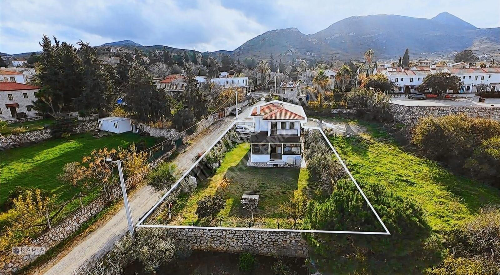 Datça Datça Satılık Villa Eski Datça'da 5+1 Müstakil Villa