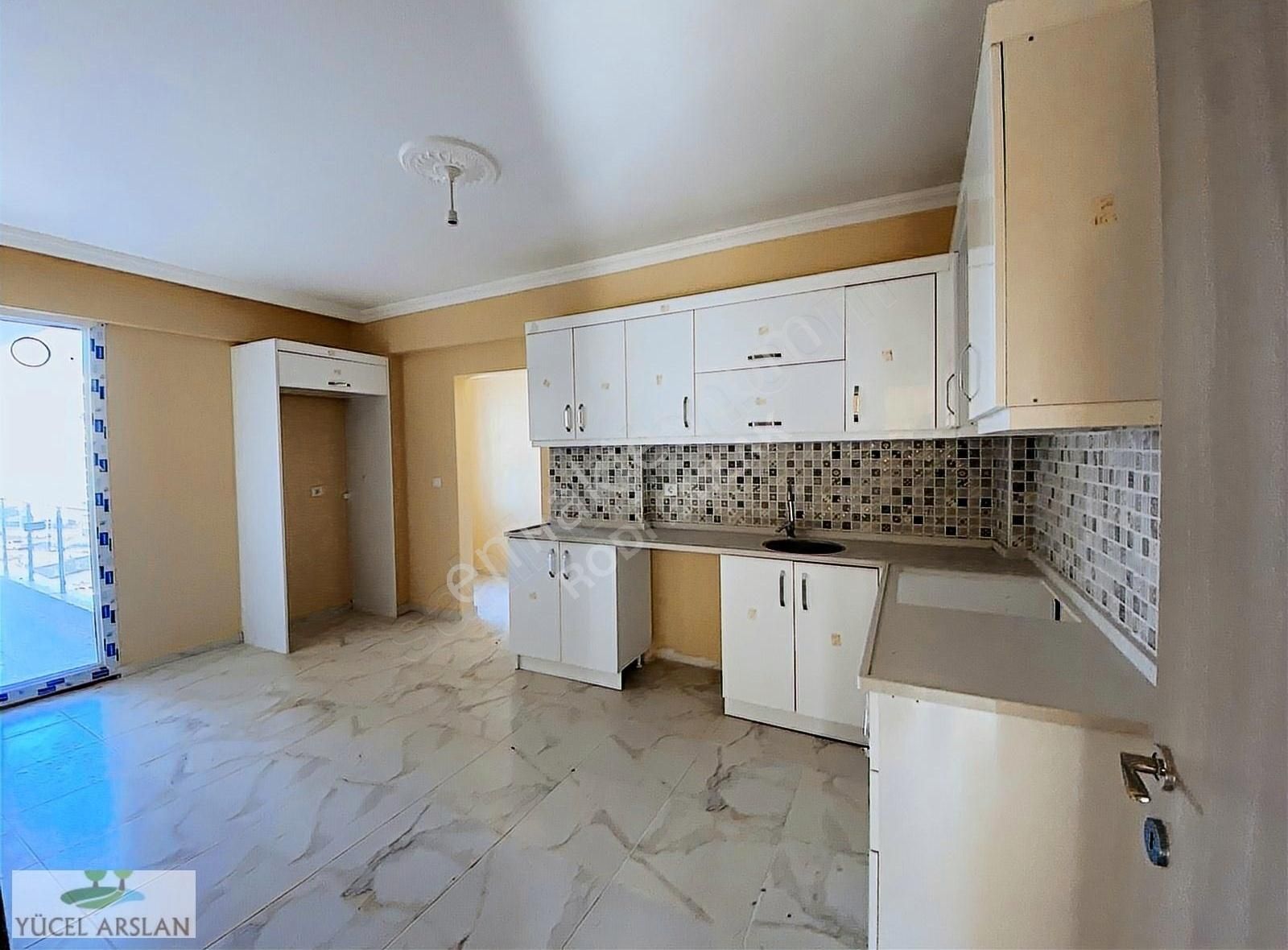 Menemen İstiklal Satılık Daire Menemende Acil Havuzlu Site İçinde 3+1 Satılık 130m2 Sıfır Daire