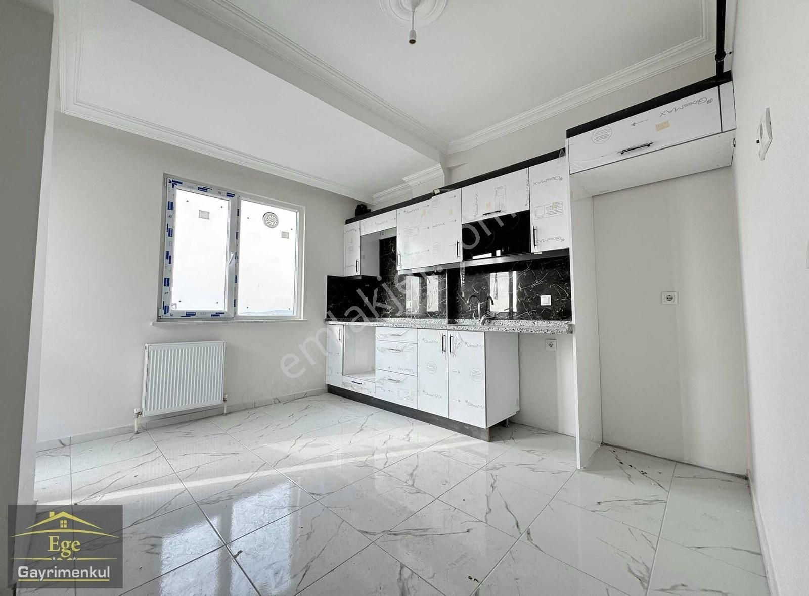 Çayırova Akse Satılık Daire Çayırova Akse Cadde Üzeri 2+1 120m² Fırsat Dubleks Daire