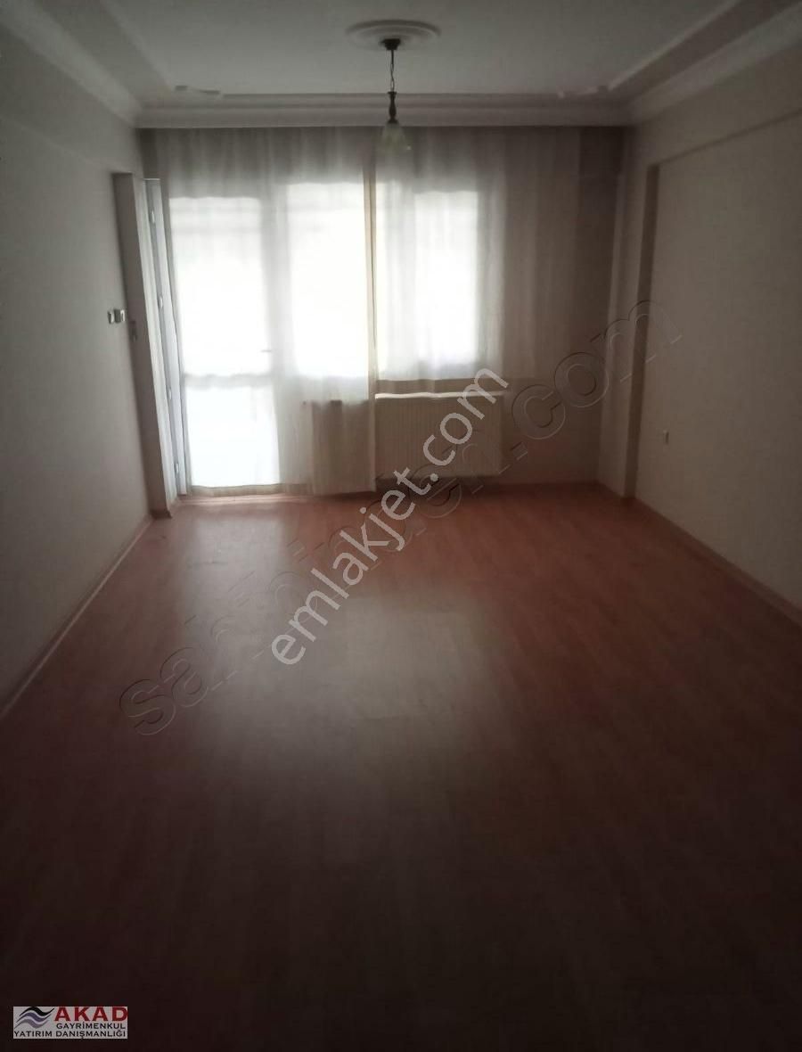 Gaziemir Gazi Satılık Daire Gaziemir Gazi Mahallesinde 2+1 Boş Bakımlı 120m2 Daire