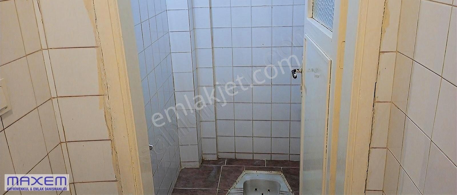 Bayraklı Cengizhan Kiralık Daire Şehir Hastanesi Ve Westpark Yakını Doğalgazlı Kiralık 2+1 Daire