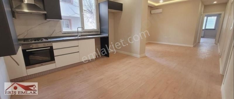 Kadıköy Kozyatağı Satılık Daire Şenesenevlerde Minibüs Cad Yakın Kombili 1 Yaşında 2+1 Daire