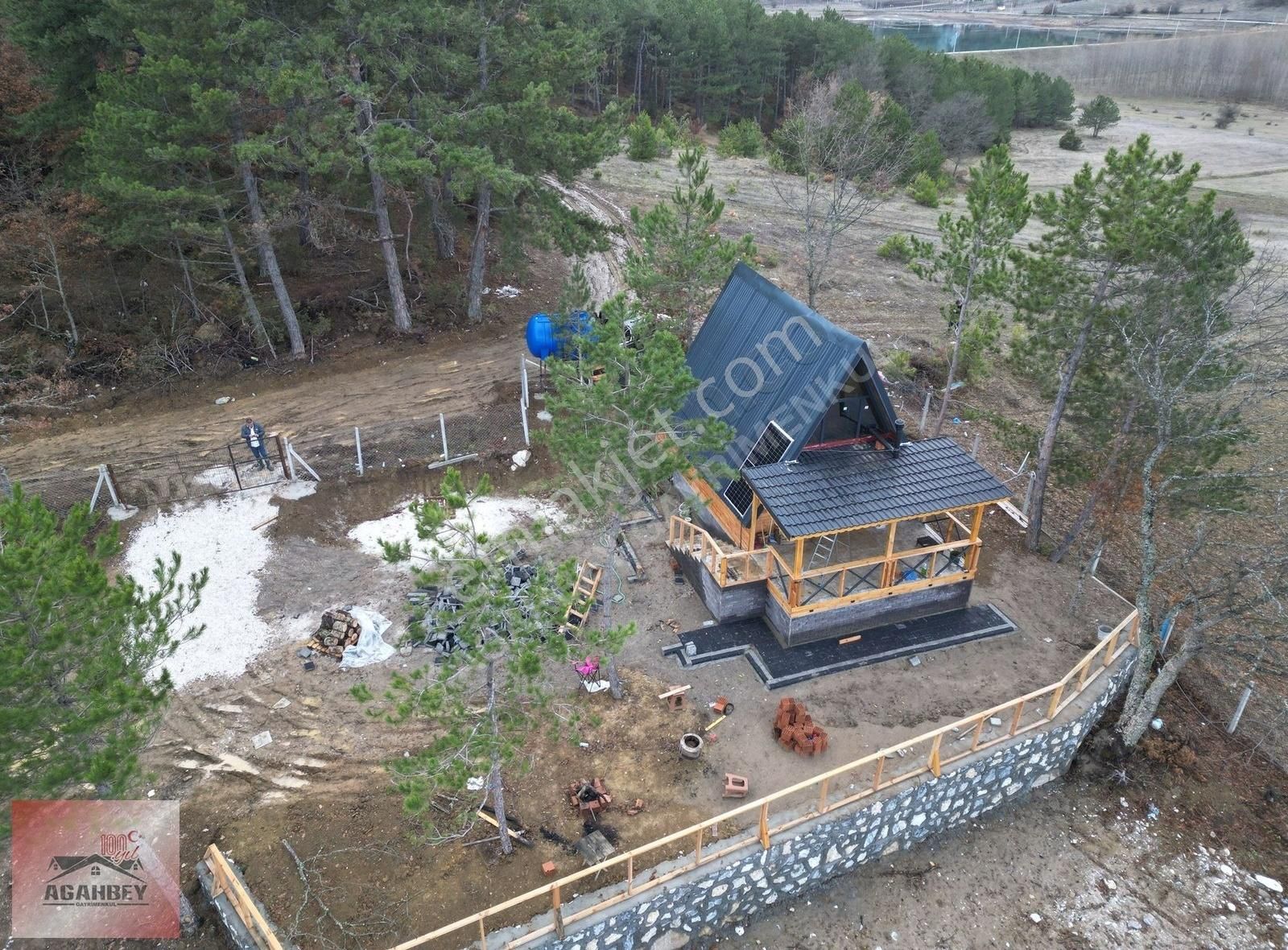 Pamukova Çilekli Satılık Tarla Çilekli Köyünde Orman Cepheli !!fırsat!! 2846m2 İçinde Bungalow