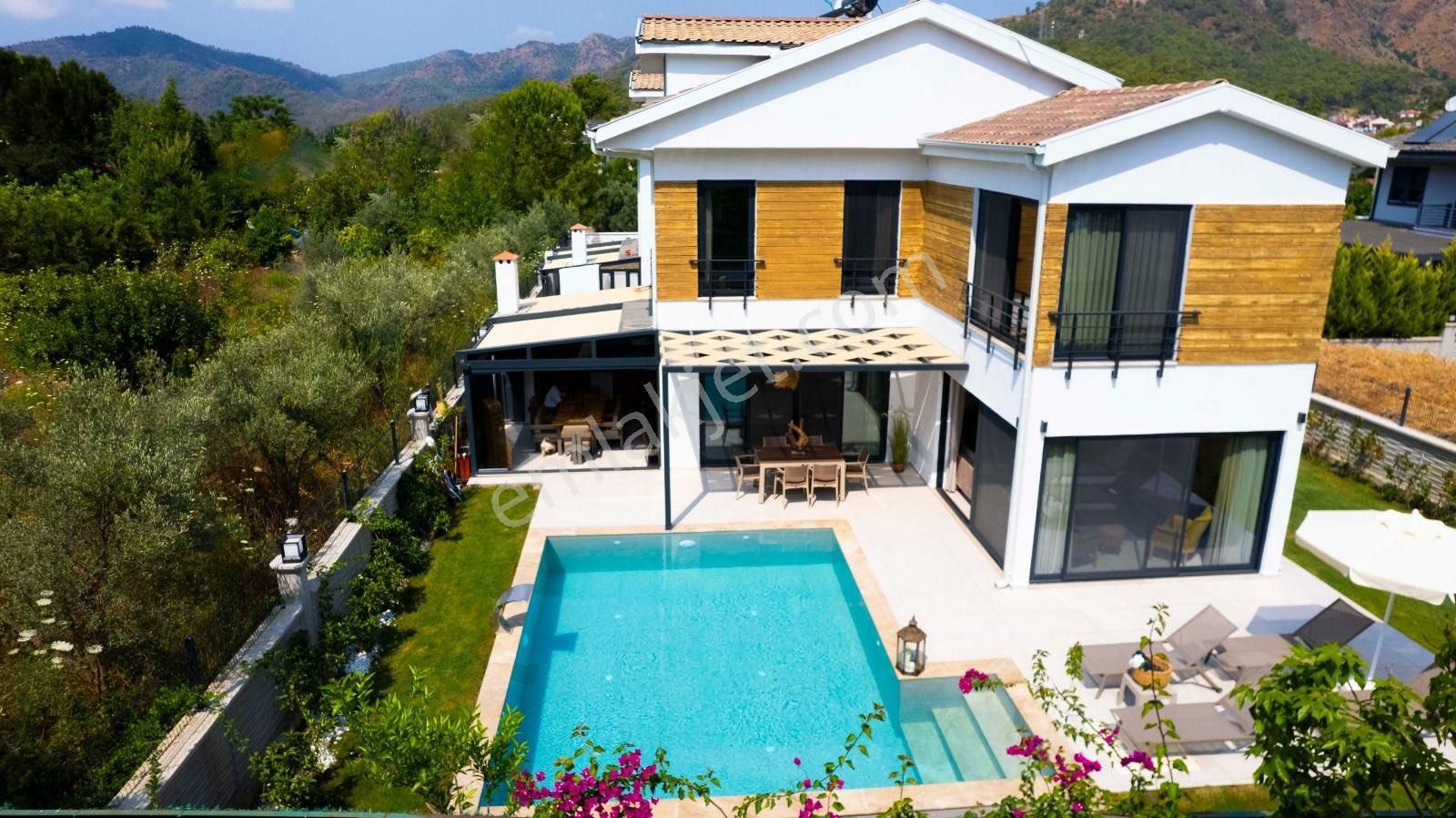 Fethiye Göcek Satılık Villa Göcekte Deniz Ve Doğa Manzaralı 500 M2 Arsa Ve 3+1 Müstakil Villa