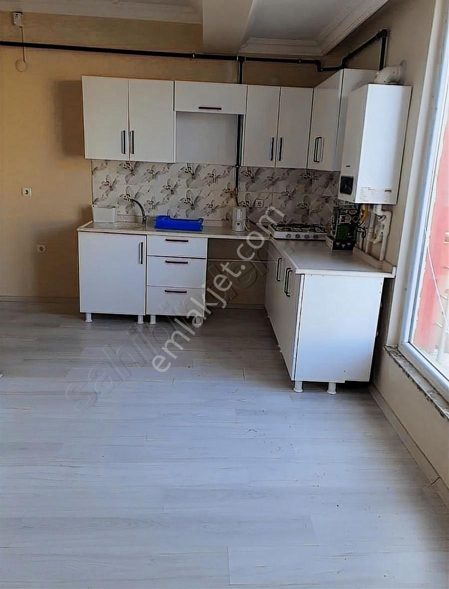 Kars Merkez Şehitler Kiralık Daire Şehitler Mahallesi'nde Kiralık 2+1 Anacadde Eşyasız Daire