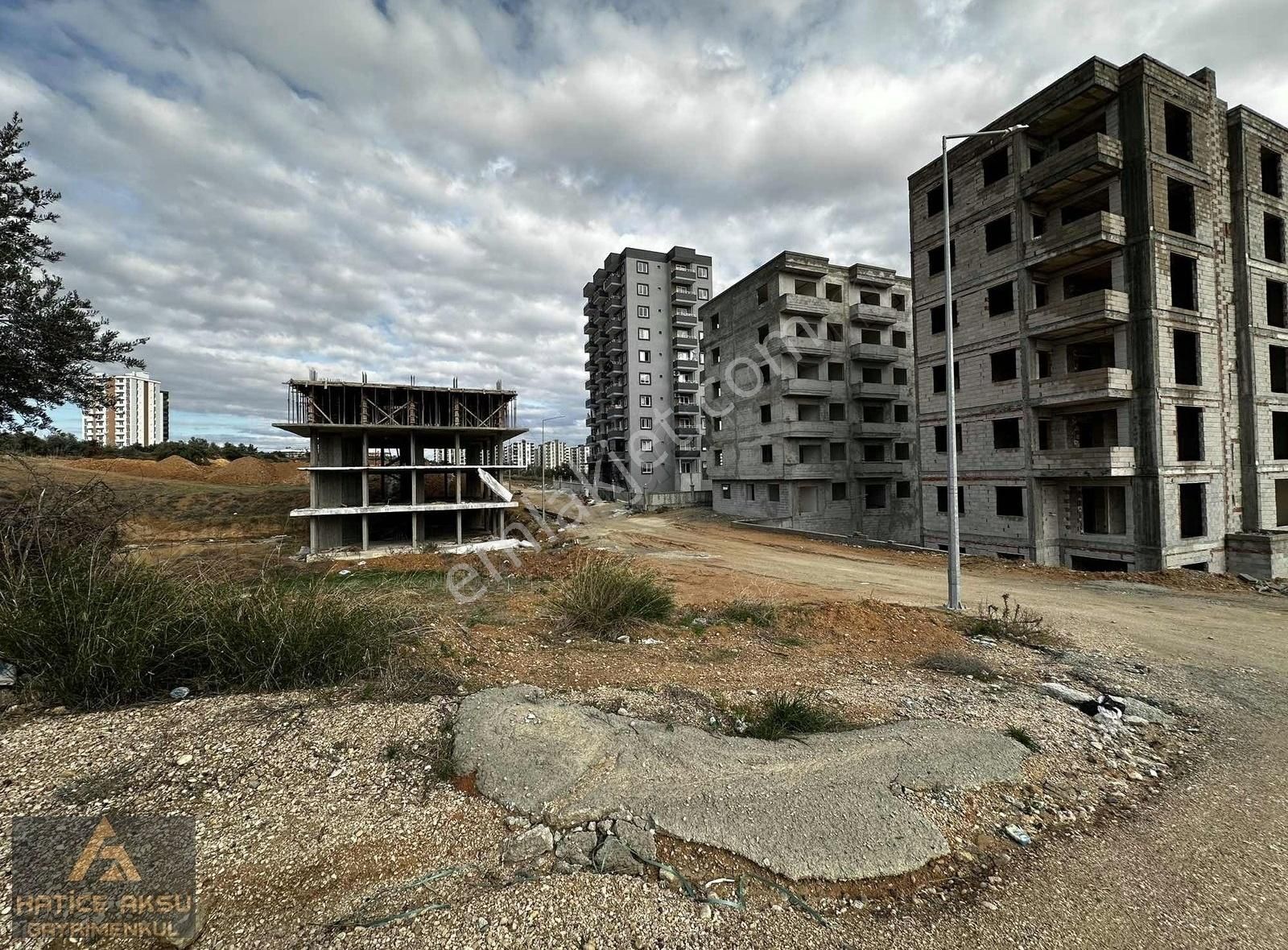 Sarıçam Yeşiltepe Satılık Konut İmarlı Hatice Aksu'dan Sofuluda 1.6 Yoğunluklu 620 M Köşe Başı Arsa