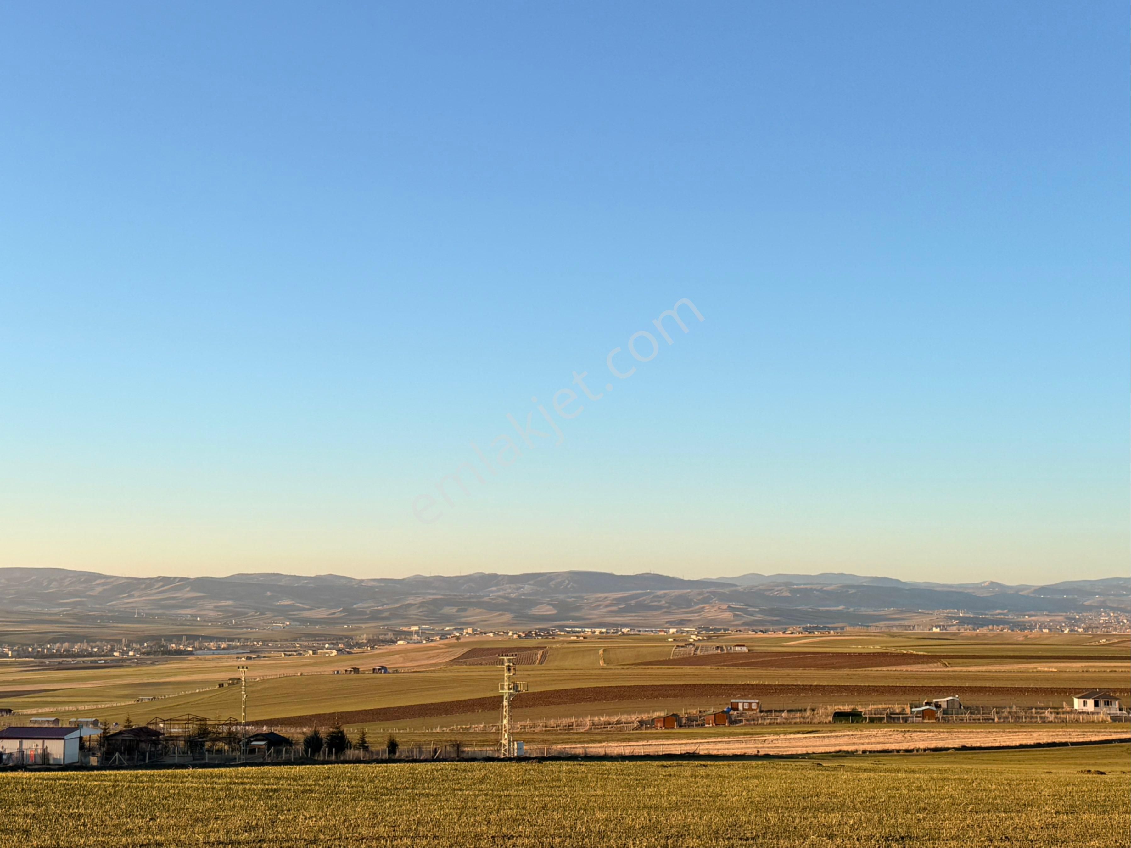 Akyurt Büğdüz Satılık Tarla Akyurt Büğdüz Mahallesinde 1.000 M2 Full Manzaralı Asvalta Cephe Satılık Arsa