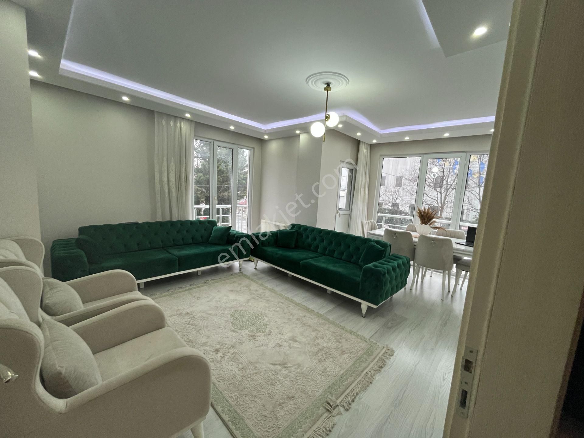 Sancaktepe Merve Satılık Daire Merve Mahallesinde 2.kat Wc&banyo Ayrı 130m2 Asansörlü 3+1 Daire