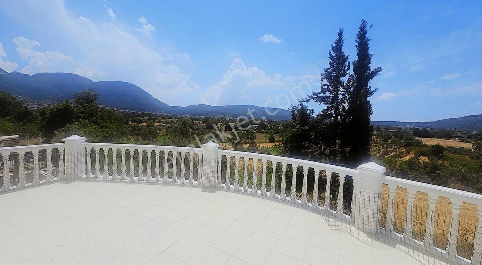 Üzümlü De Etrafı Tarım Arazileri İle Çevrili 5 Yatak Odalı Villa - Görsel 6