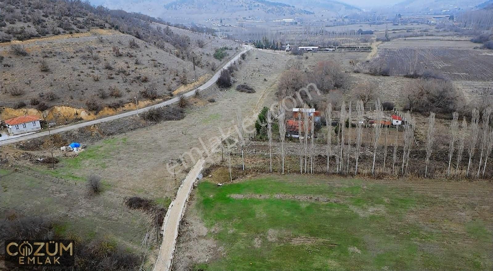 Bozüyük Çaydere Köyü Satılık Tarla Bilecik Bozüyük Çaydere - Mersu Alabalık Yanında Tarla