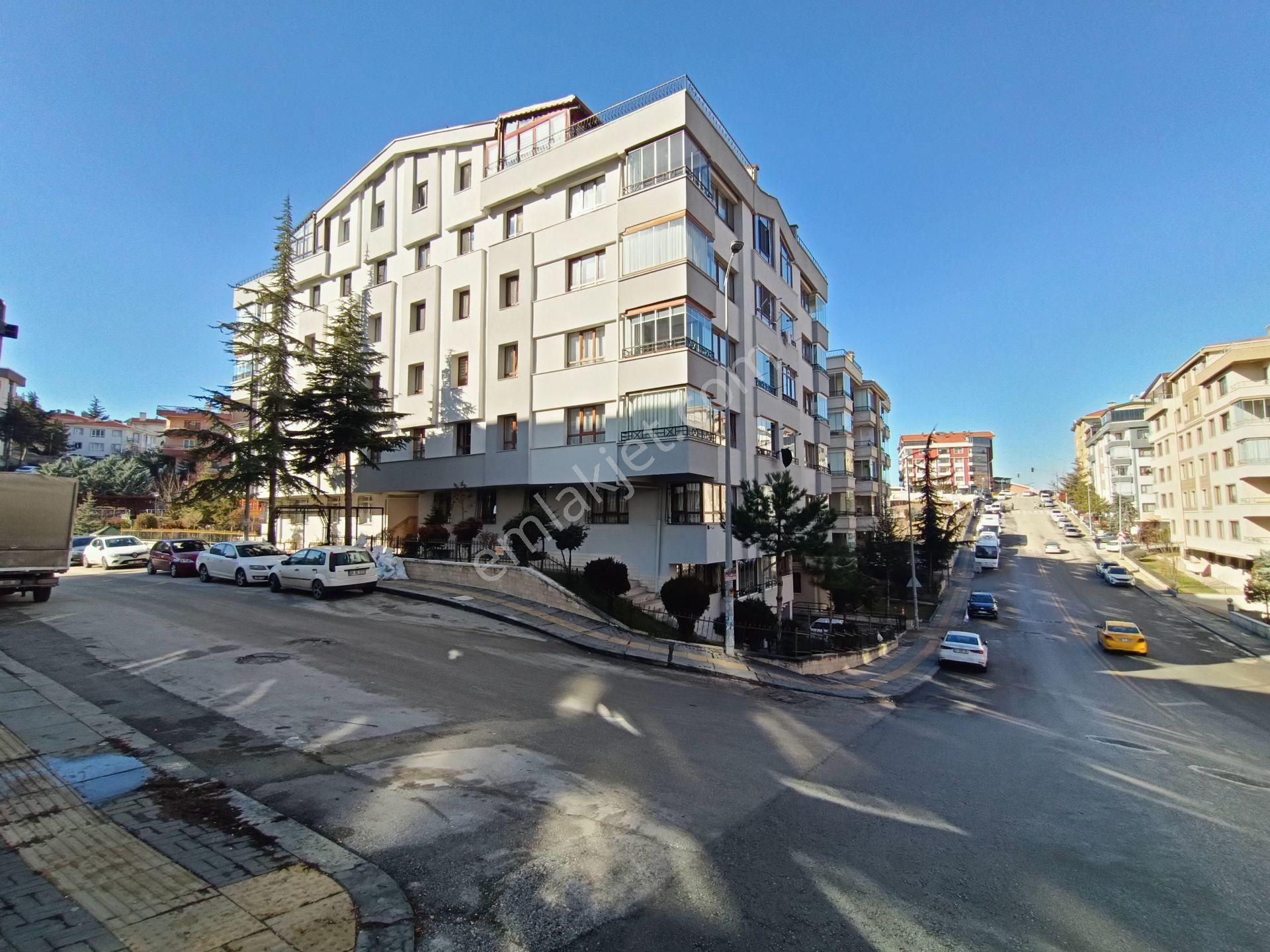 Çankaya Şehit Cengiz Karaca Kiralık Daire Asyapıdan 3+1 130m2 Asansörlü-kapalı Garajlı Lüks Kombili