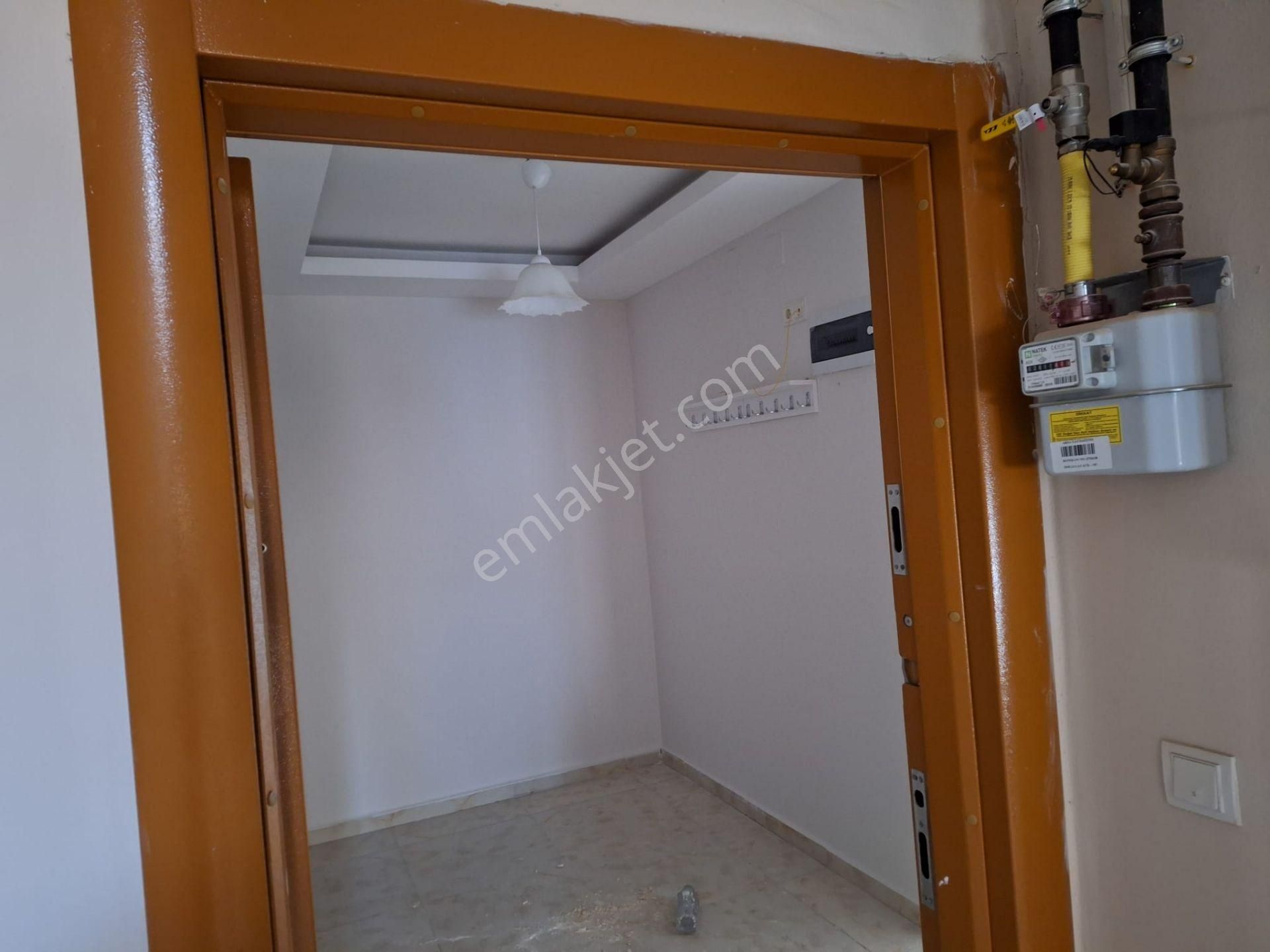 Defne Çekmece Kiralık Daire Defne Kaymakamlık Yanında Doğal Gazlı 3+1 Daire