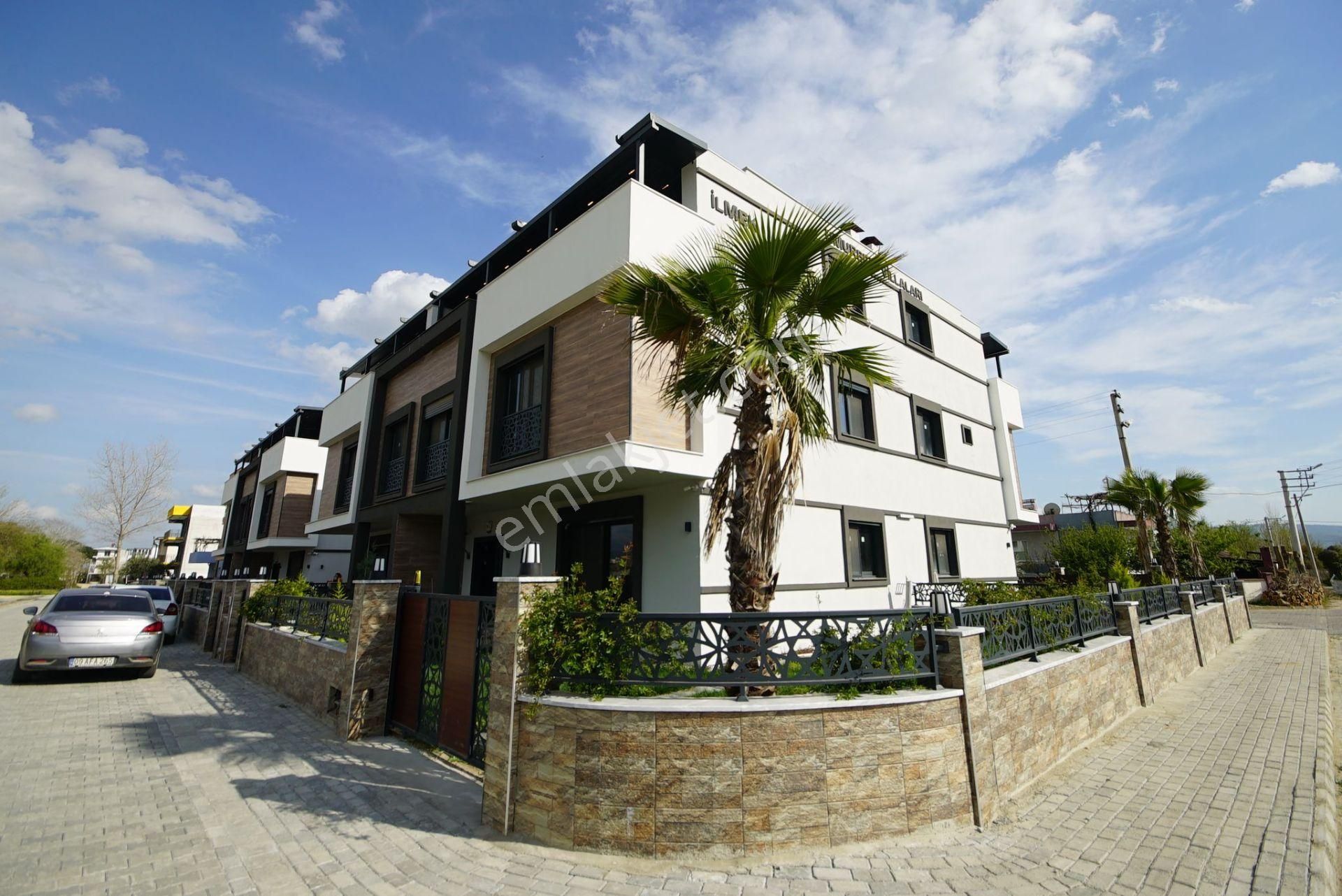 Efeler Umurlu Satılık Villa Umurluda Lüx Ve Modern Yaşam Hayallerinizdeki Triplex Villa