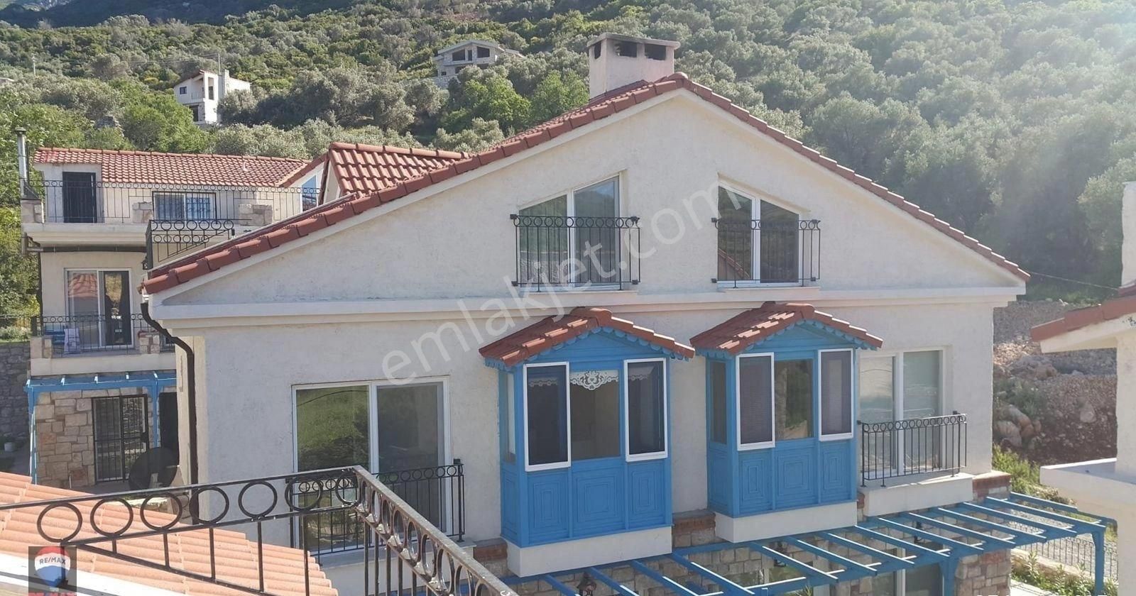 Karaburun Saip Satılık Villa Karaburun Saip Mah.poyraz Konakları 3+1 Satılık Villa